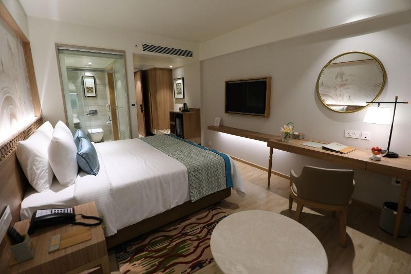 Bellevue Sarovar Portico image