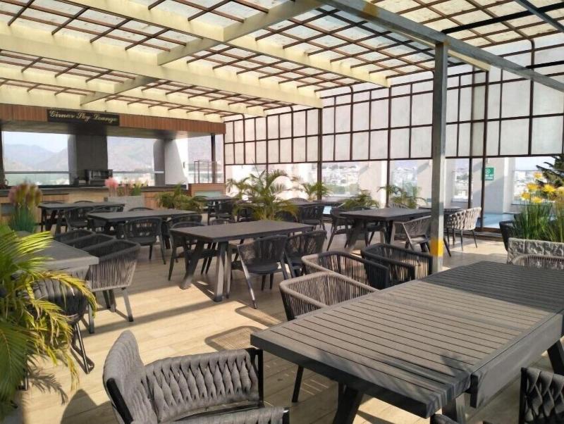 Bellevue Sarovar Portico image