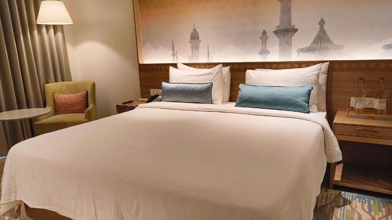 Bellevue Sarovar Portico image