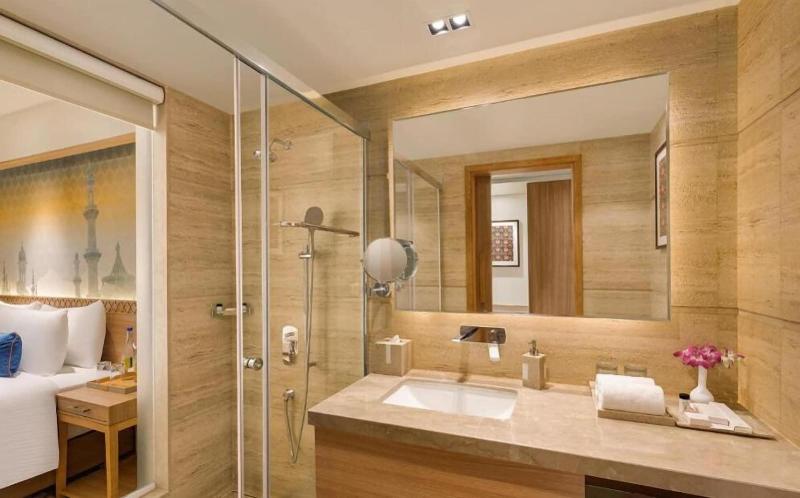 Bellevue Sarovar Portico image