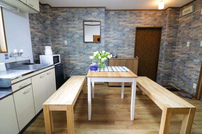 Maru House Hostel image