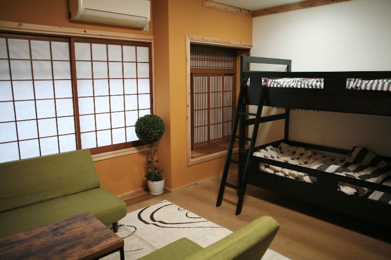 Maru House Hostel image