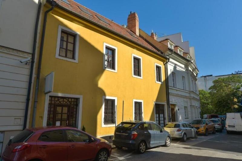 Bluebell Hotel image