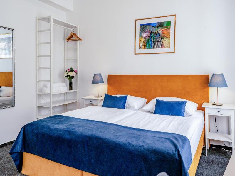 Bluebell Hotel image