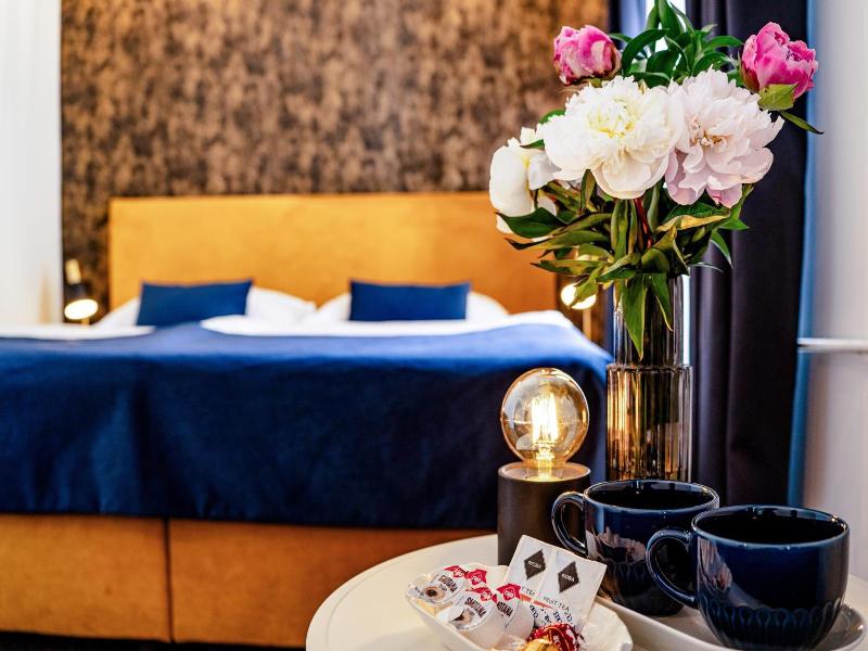 Bluebell Hotel image