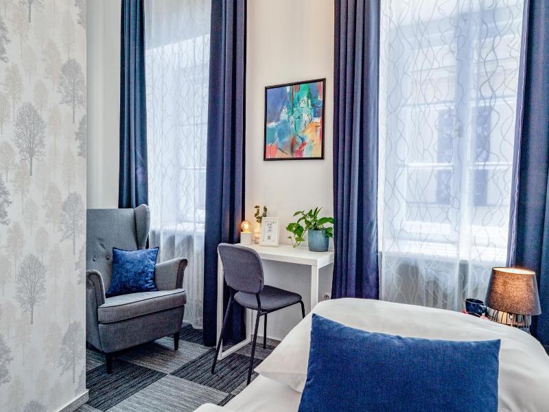 Bluebell Hotel image