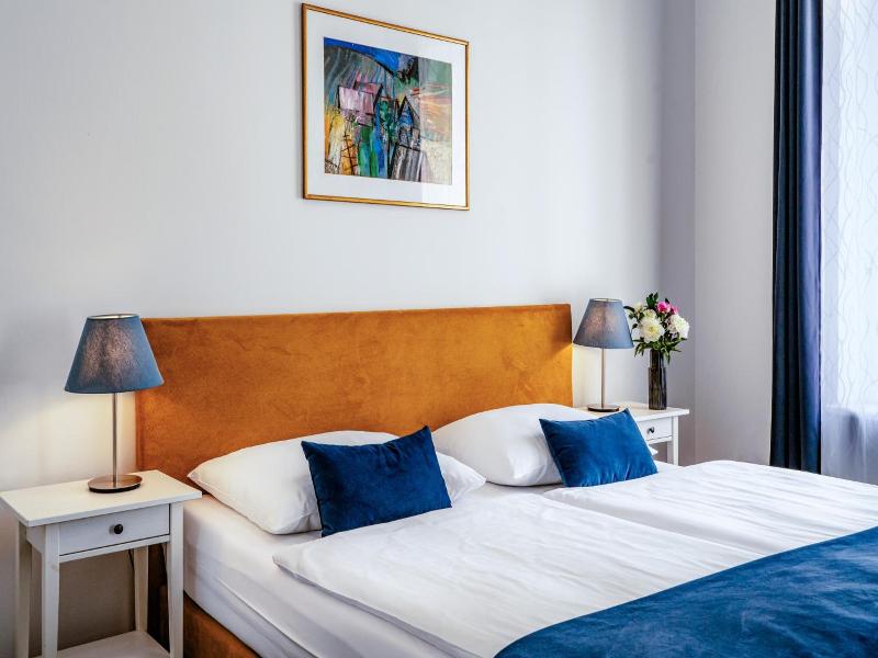 Bluebell Hotel image