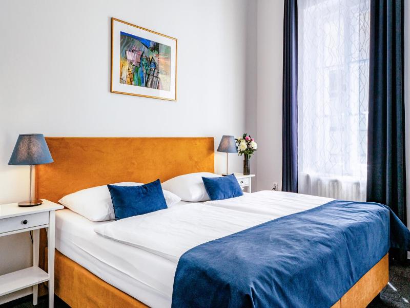 Bluebell Hotel image