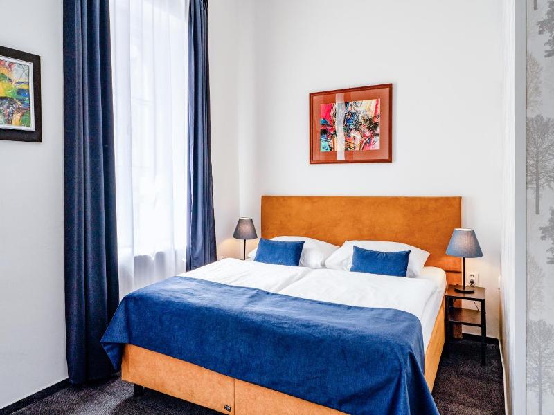 Bluebell Hotel image