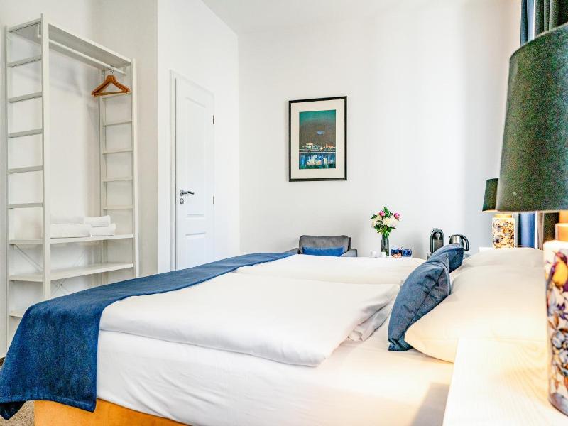 Bluebell Hotel image