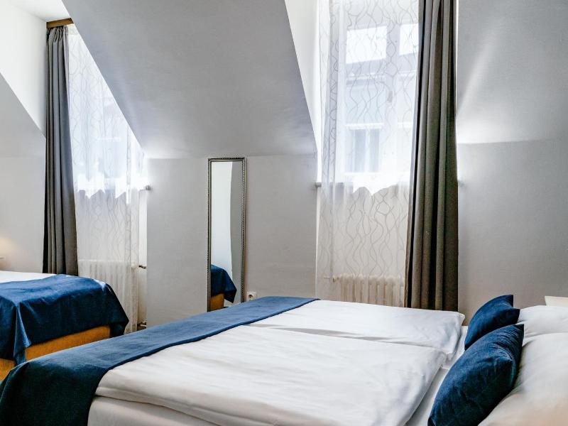 Bluebell Hotel image