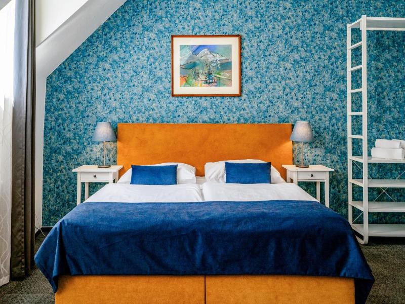 Bluebell Hotel image