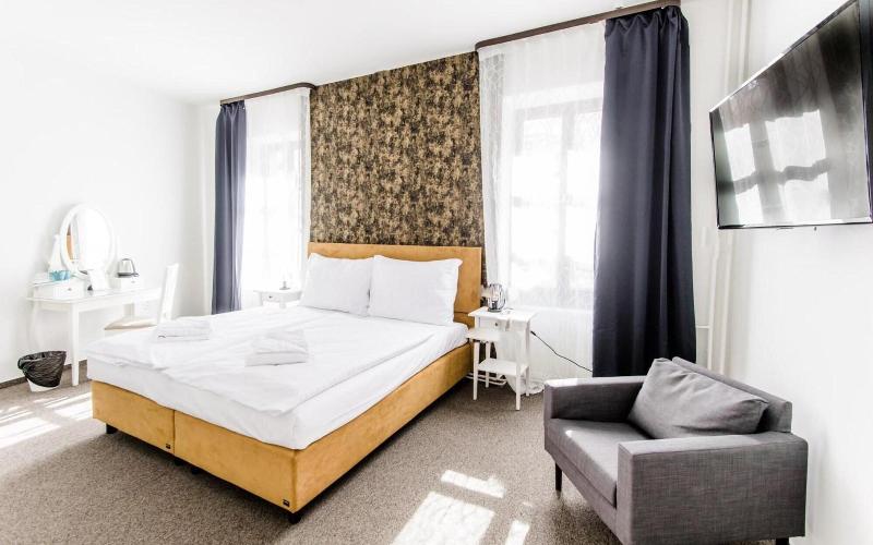 Bluebell Hotel image