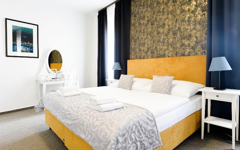 Bluebell Hotel image