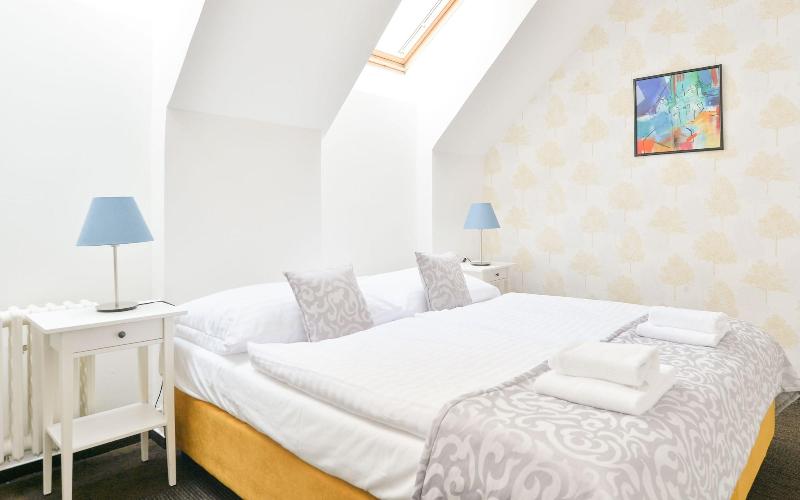 Bluebell Hotel image