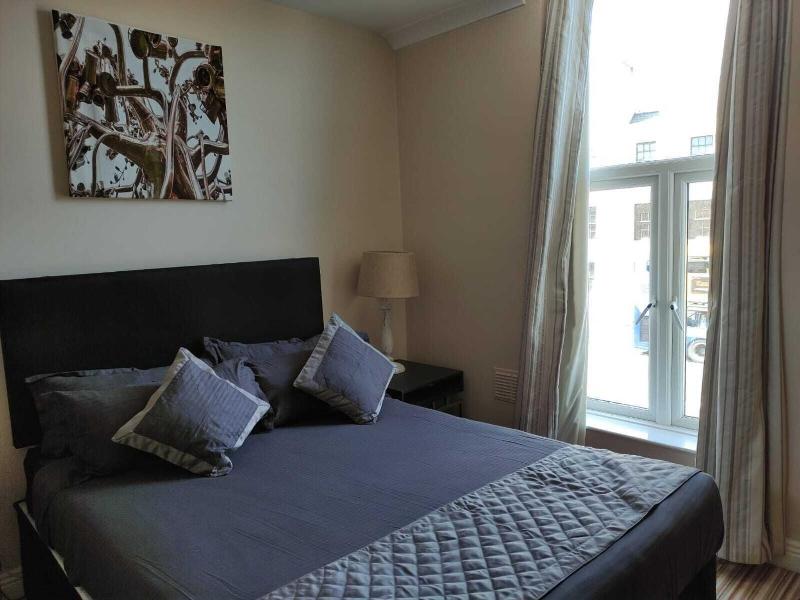 Double Bedroom Studio image