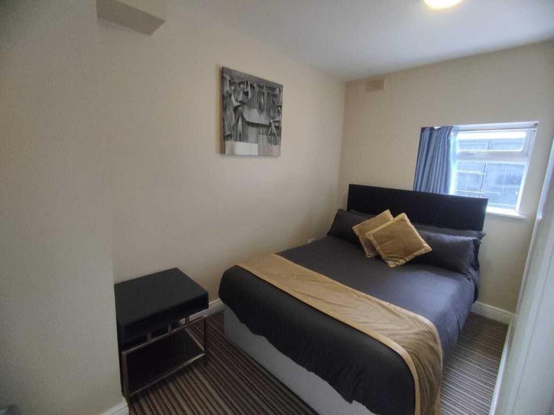 Double Bedroom Studio image