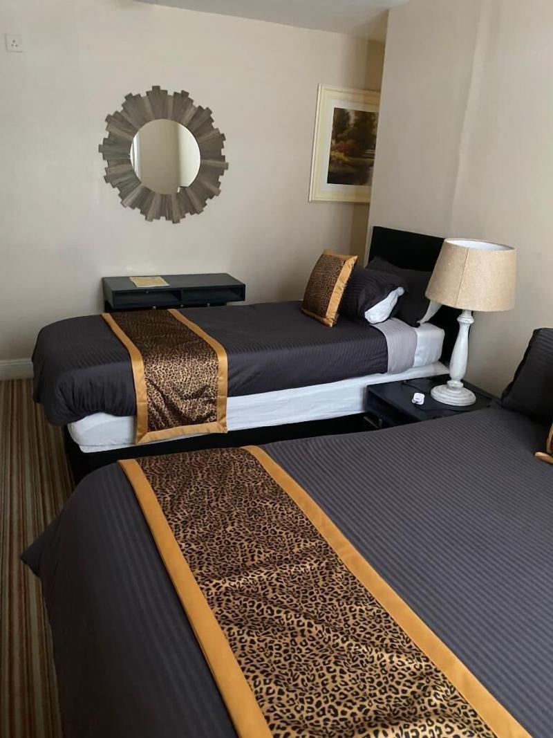 Double Bedroom Studio image