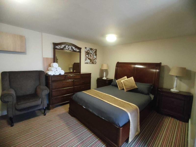 Double Bedroom Studio image