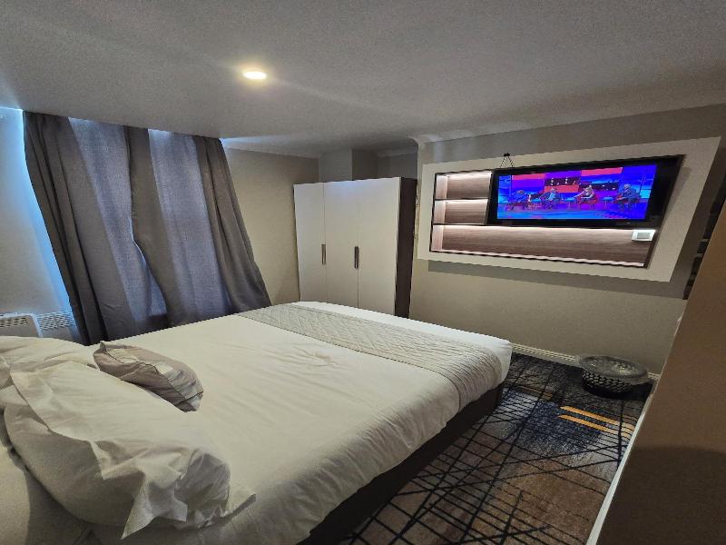 Double Bedroom Studio image