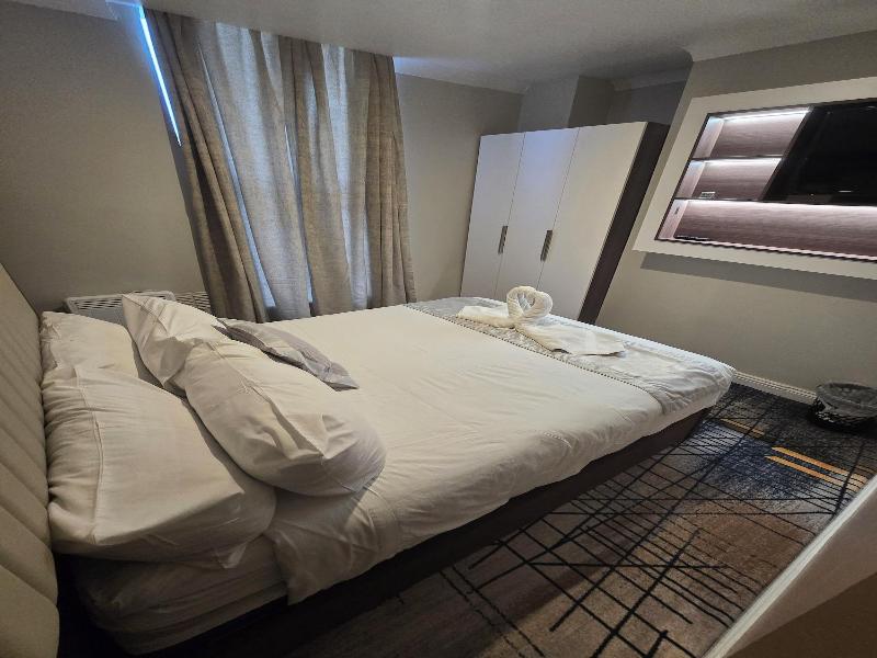Double Bedroom Studio image