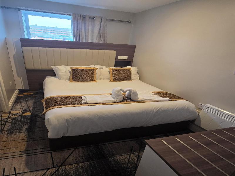 Double Bedroom Studio image
