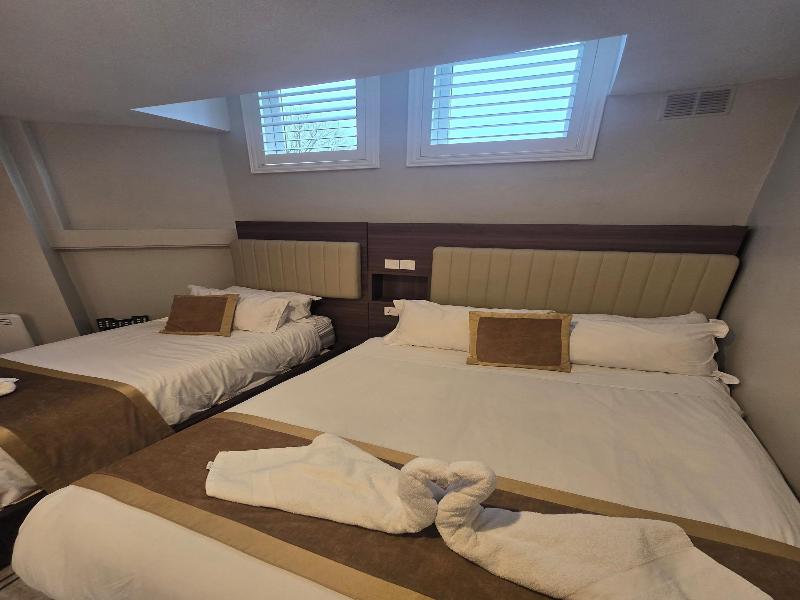 Double Bedroom Studio image