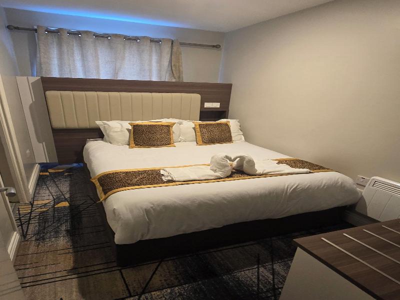 Double Bedroom Studio image