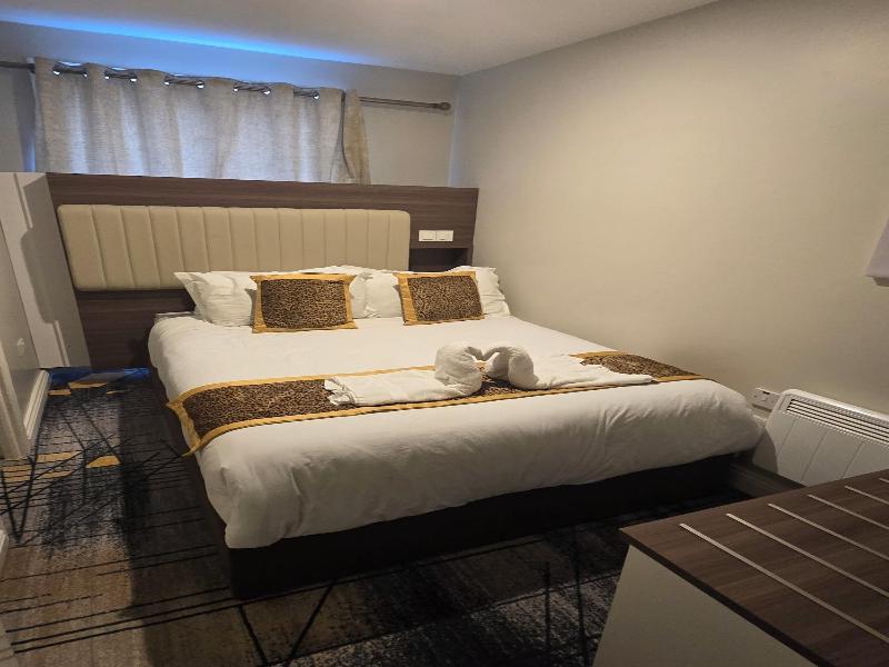 Double Bedroom Studio image
