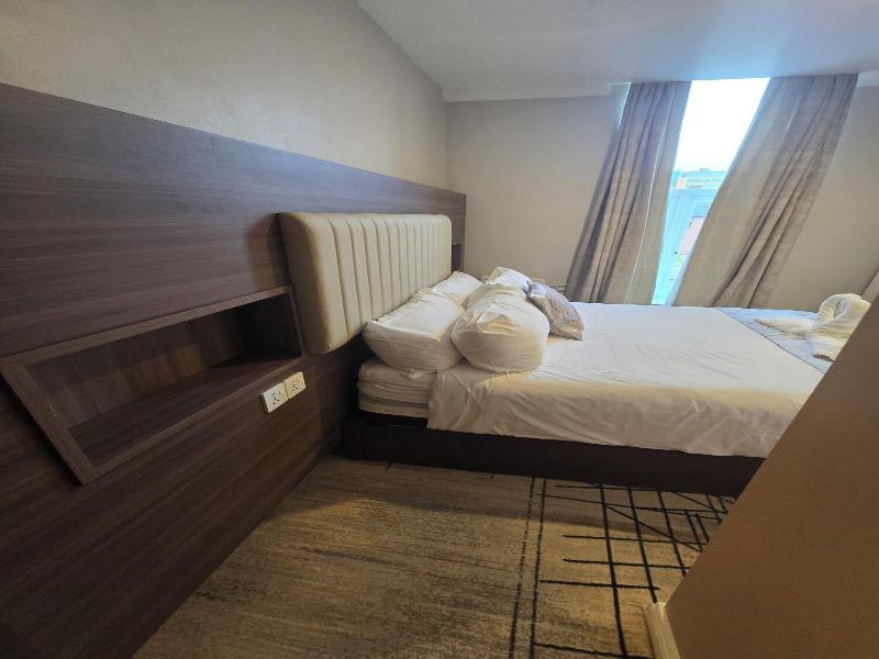 Double Bedroom Studio image