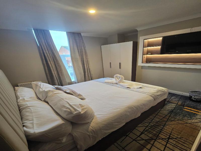 Double Bedroom Studio image