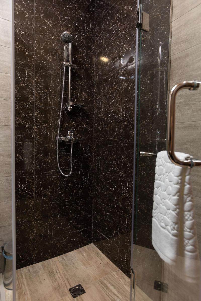 Alaska Resort image