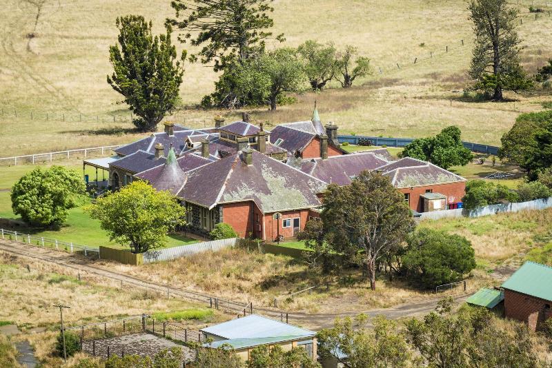 Coragulac House Cottages image
