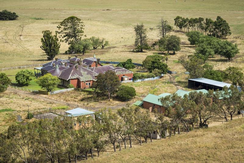 Coragulac House Cottages image