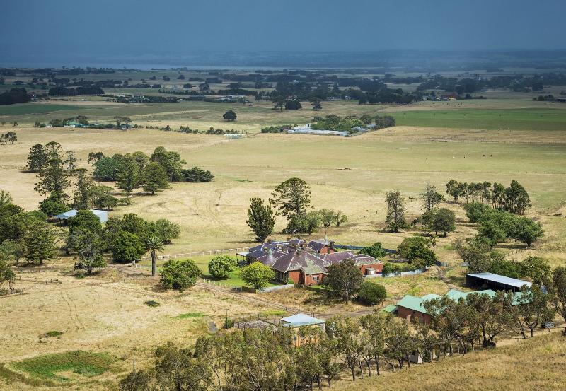 Coragulac House Cottages image