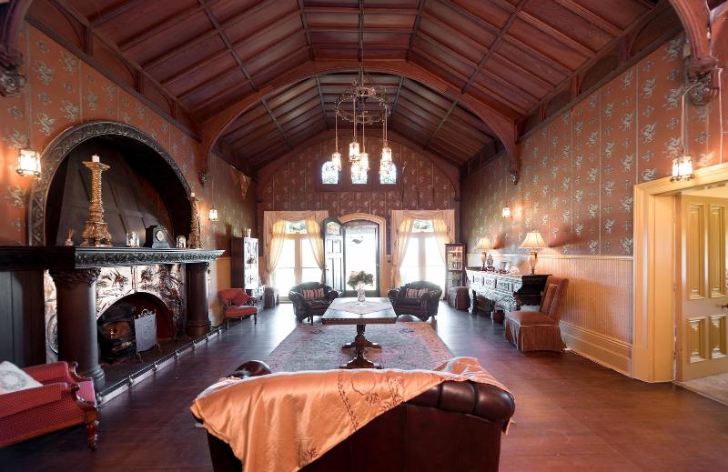 Coragulac House Cottages image