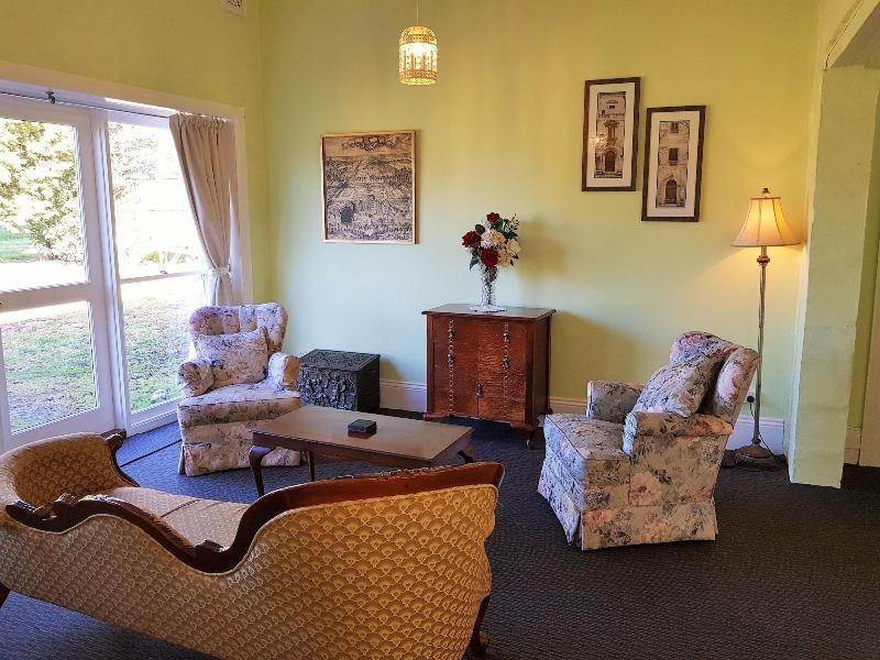 Coragulac House Cottages image