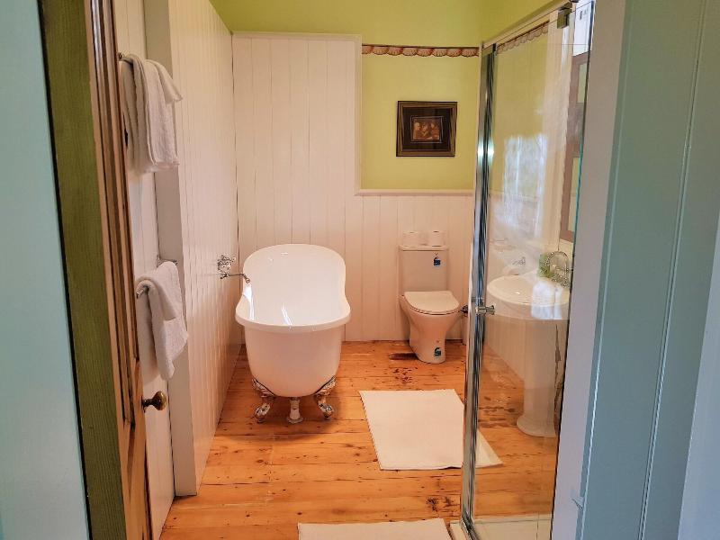 Coragulac House Cottages image