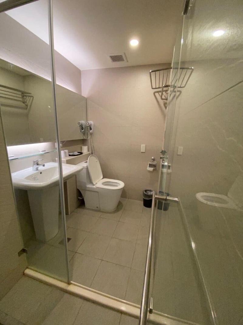 Crystal City Hotel image