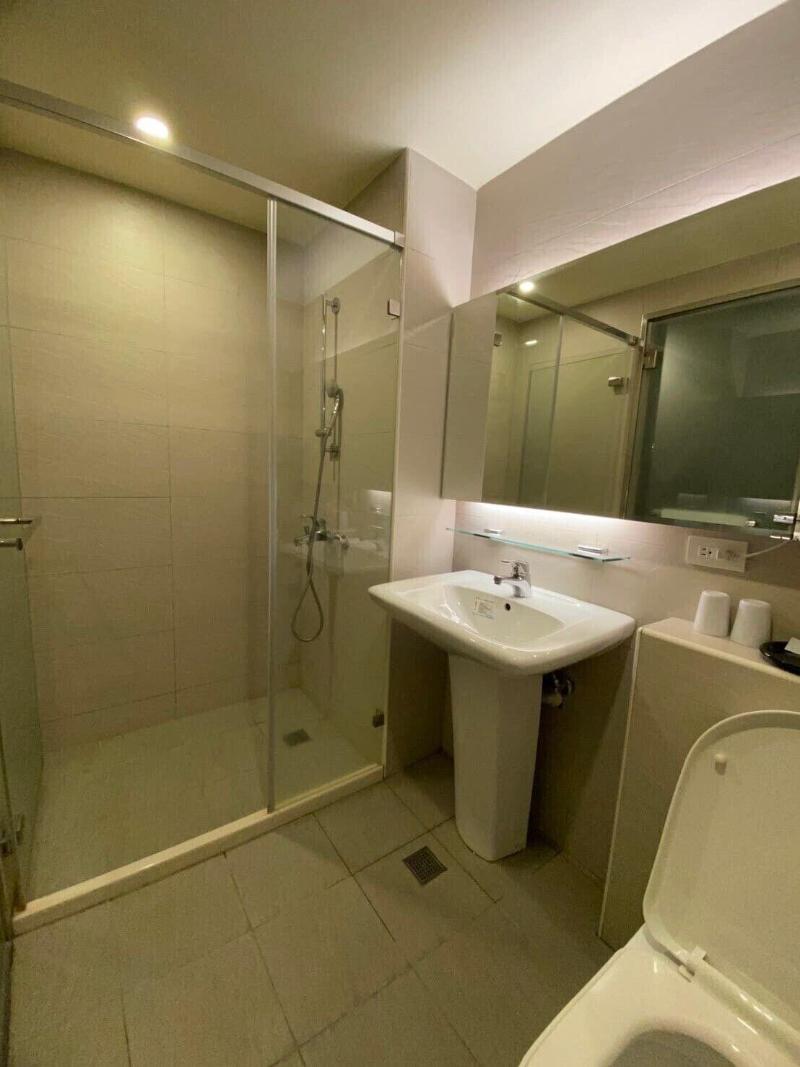 Crystal City Hotel image