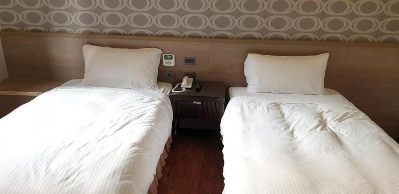 Crystal City Hotel image