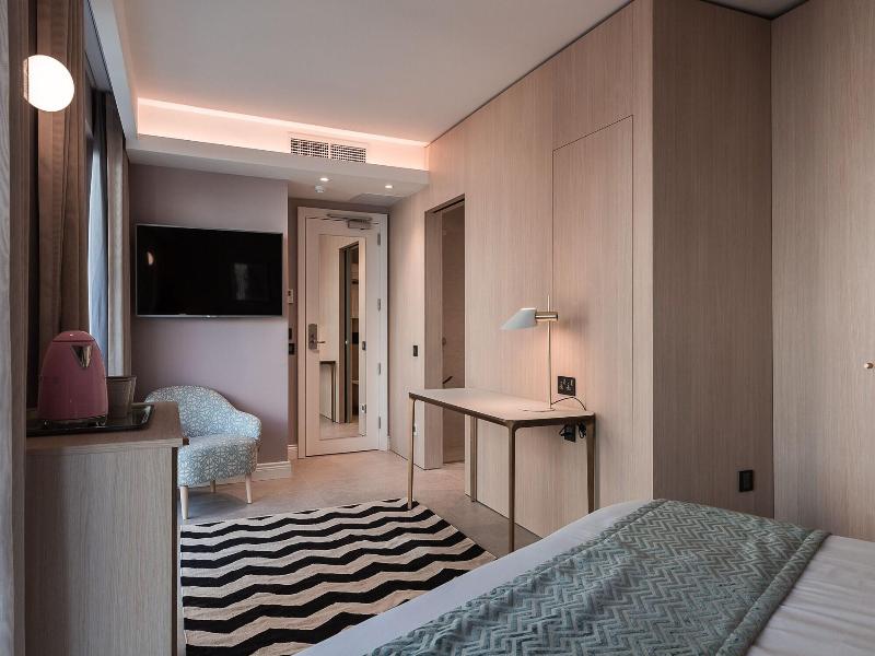 123 Mainstreet Boutique Hotel image