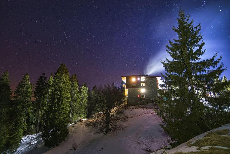 Hotel Kamena Pamporovo image