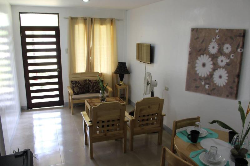 Jodie S Place Transient House And Apartment image