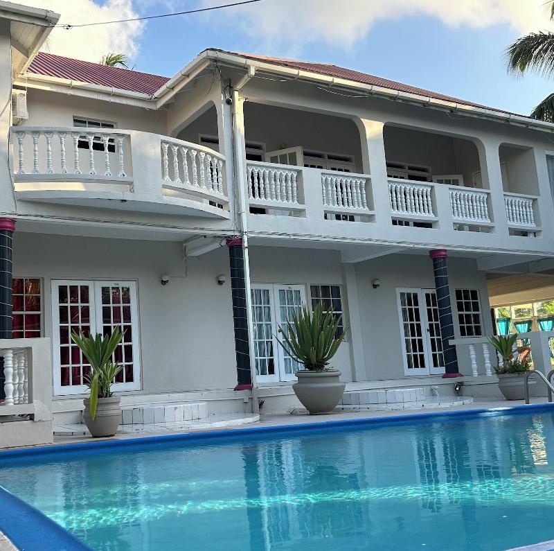 Bay Heights Bed And Breakfast image