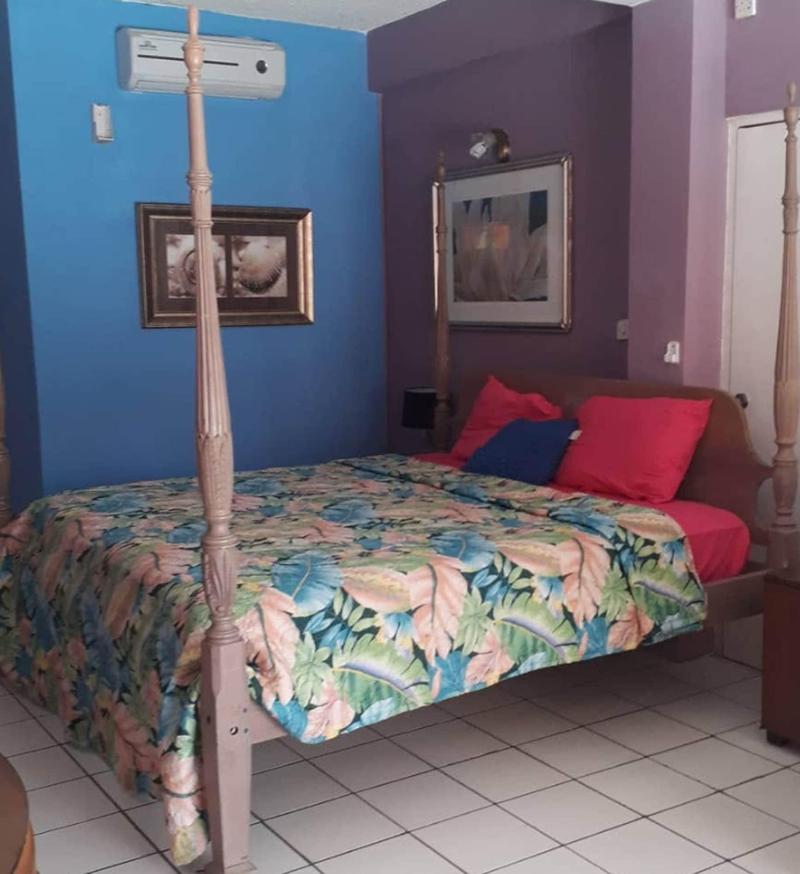 Bay Heights Bed And Breakfast image