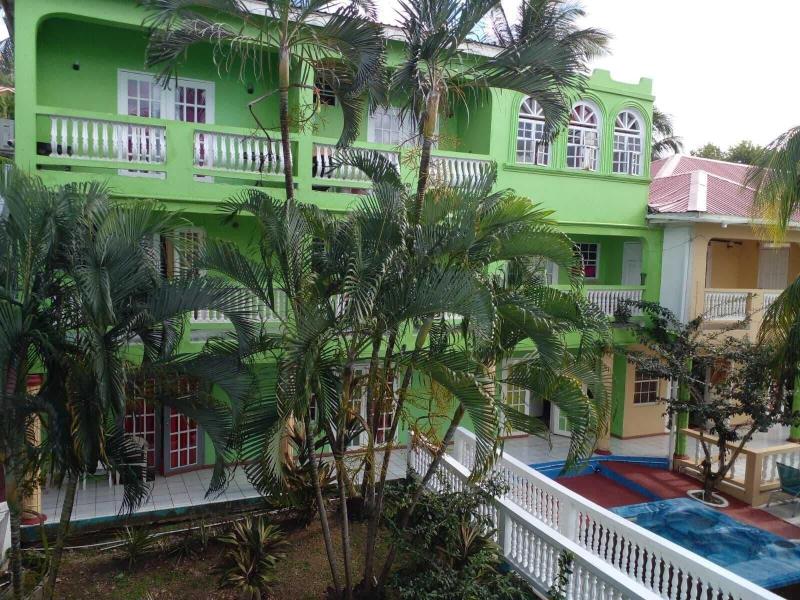 Bay Heights Bed And Breakfast image