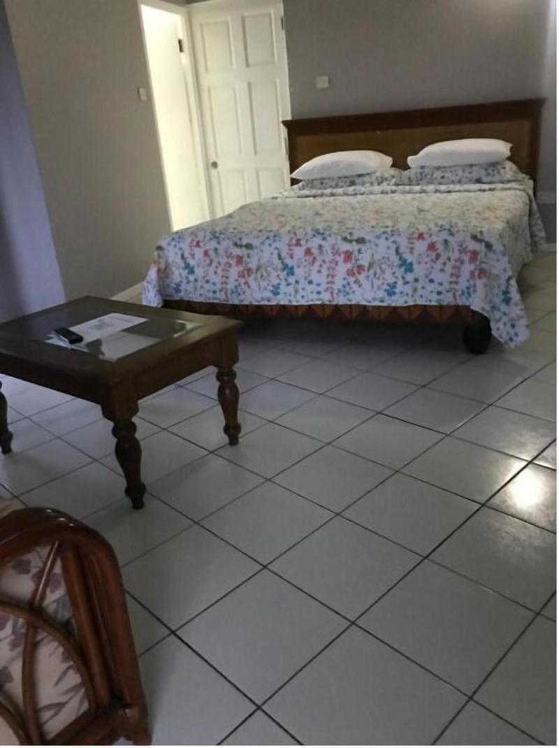 Bay Heights Bed And Breakfast image