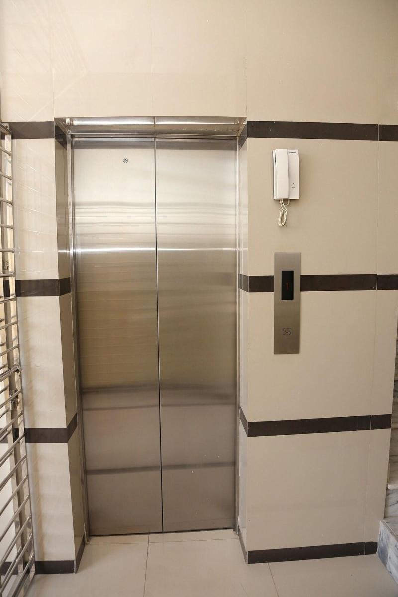 Hak Mall Suites image