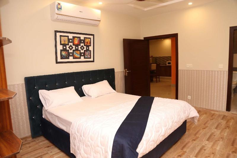 Hak Mall Suites image
